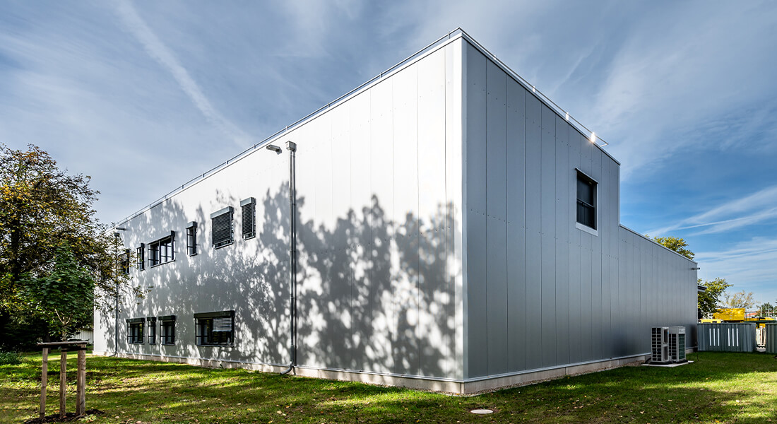 Fischer Planen und Bauen - Trafohalle Erlangen Außenansicht